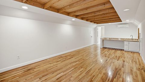 29 Small Mountain Dr