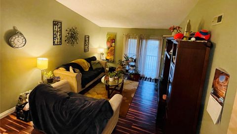 24 Meadowridge E