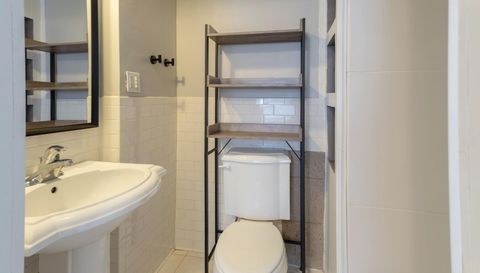 2815 Dupont Avenue S
