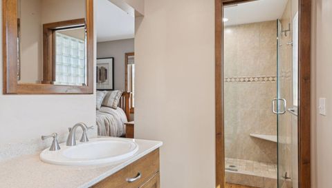 5833 Creek Valley Rd