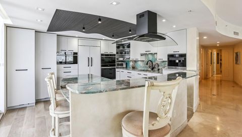 1800 Sunset Harbour Dr