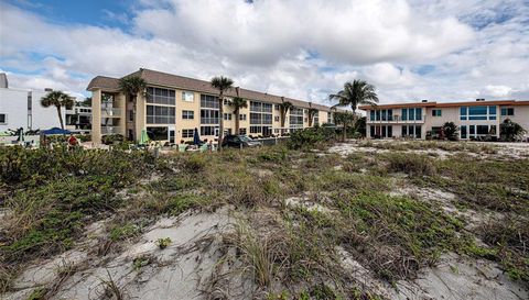 1400 Tarpon Center 111