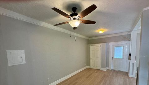 7306 EARLWOOD AVENUE