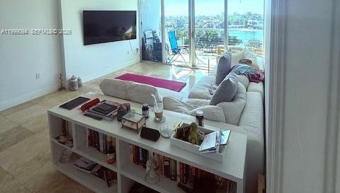 6305 Indian Creek Dr