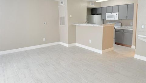 2214 GRAND CAYMAN COURT