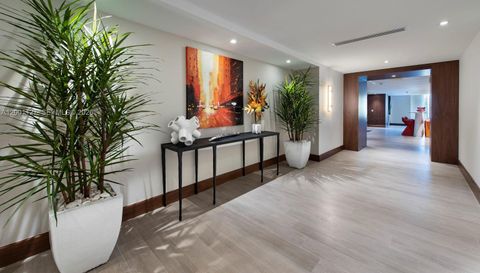 300 Sunny Isles Blvd