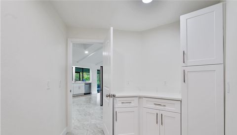 5012 S Deepwater Point