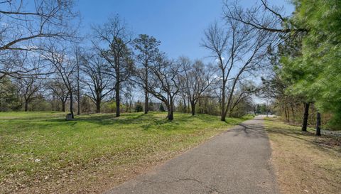 2640 Pine Ridge Drive
