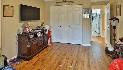 865 MACLAREN DRIVE N