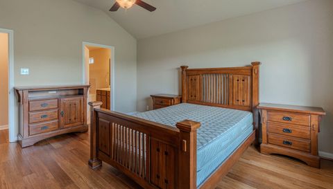 6906 Cedar Breeze