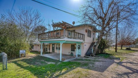 201 Lakewood DR