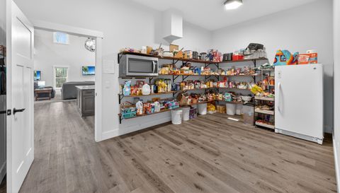 2252 Applegrove St NE