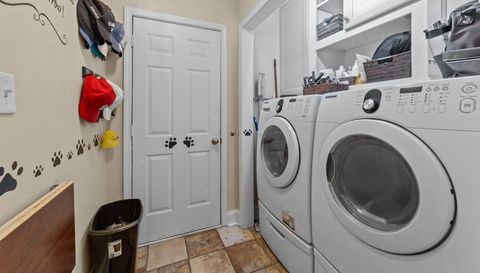 200 Silverbelle Blvd