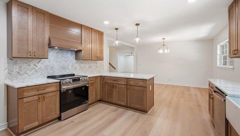 8 Overlook Ct