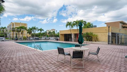 9220 Fontainebleau Blvd