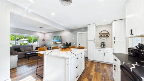 101 N MERCURY AVENUE