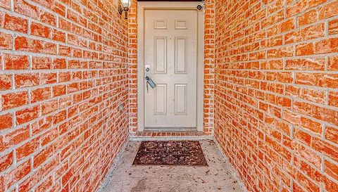 5322 Cinnamon Lake Dr