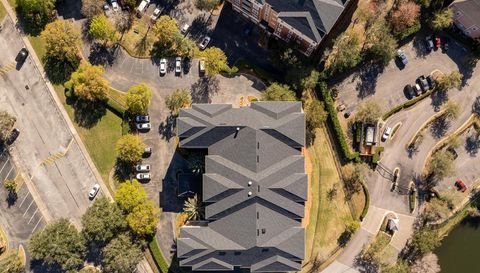 4480 Deerwood Lake