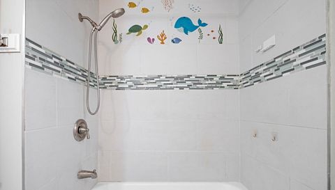 7303 N Kildare Avenue