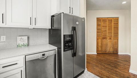 6611 Crooked Creek