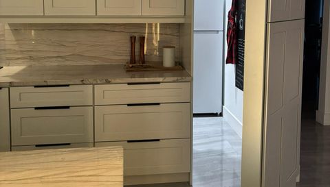 1071 S Header Canal Rd