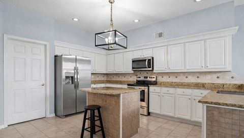 2264 STONE CROSS CIRCLE