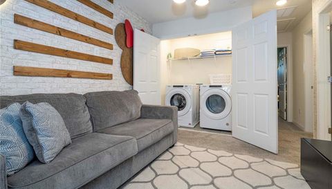 1692 TROPICAL PALMS CIRCLE