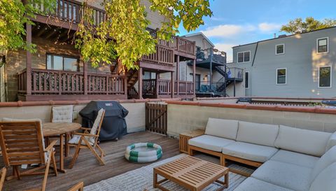 1109 W CORNELIA Avenue