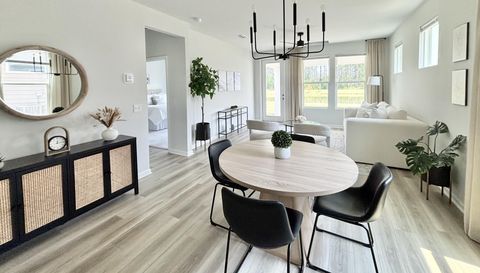 522 Aurora Wy