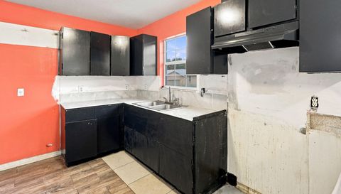 38407 Lowell Harris Wy
