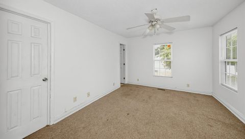 3020 Woodridge Ct