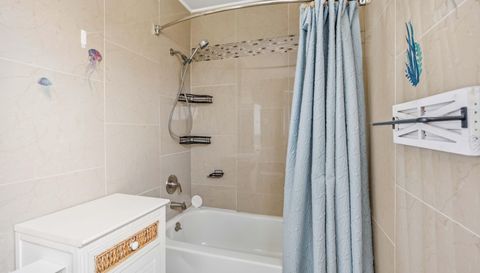 2419 Roxbury Cir
