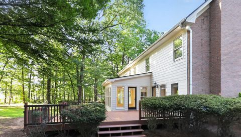 2240 Whispering Pines Ln