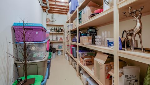 4209 N Oak Pointe Ct NE