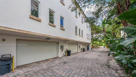 641 Santander Ave