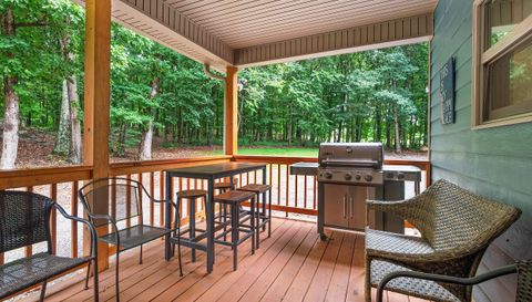 910 English Mountain Rd