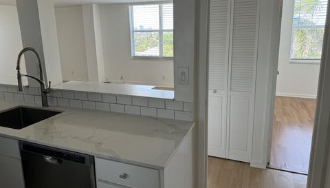 1600 SE 15th St APT 607