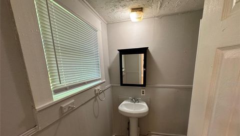 7306 EARLWOOD AVENUE