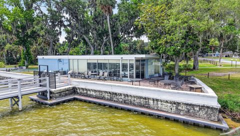 46 Palm Dr