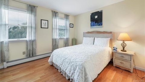 2 Whitman Pl