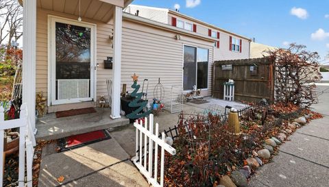 24145 Meadowbridge Dr