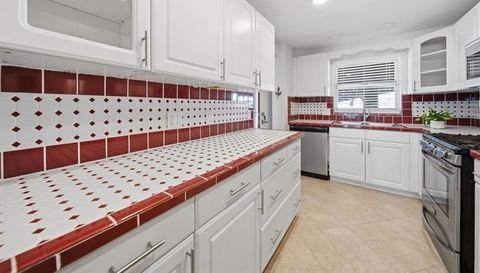 5980 SHORE BOULEVARD S