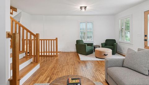 129 Chicago Avenue N