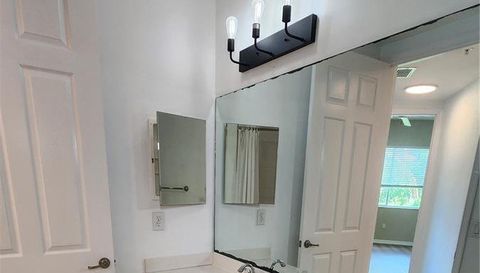 3600 Oaks Clubhouse Dr