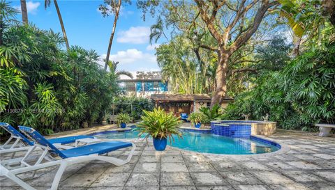 2496 - 2490 Abaco Avenue