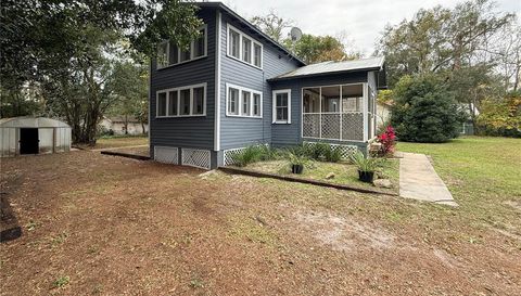 814 E INDIANA AVENUE