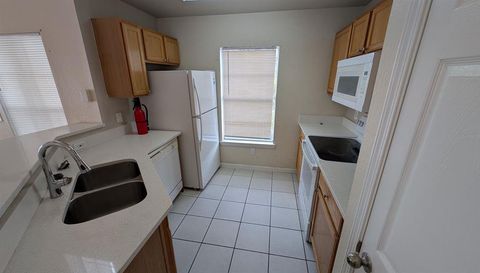 9125 LEE VISTA BOULEVARD