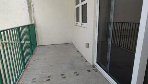 20000 E Country Club Dr