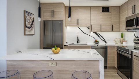 6157 N Sheridan Road