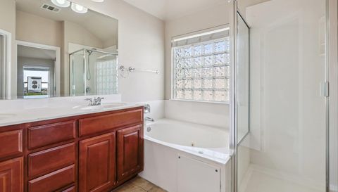 88 White Magnolia CIR